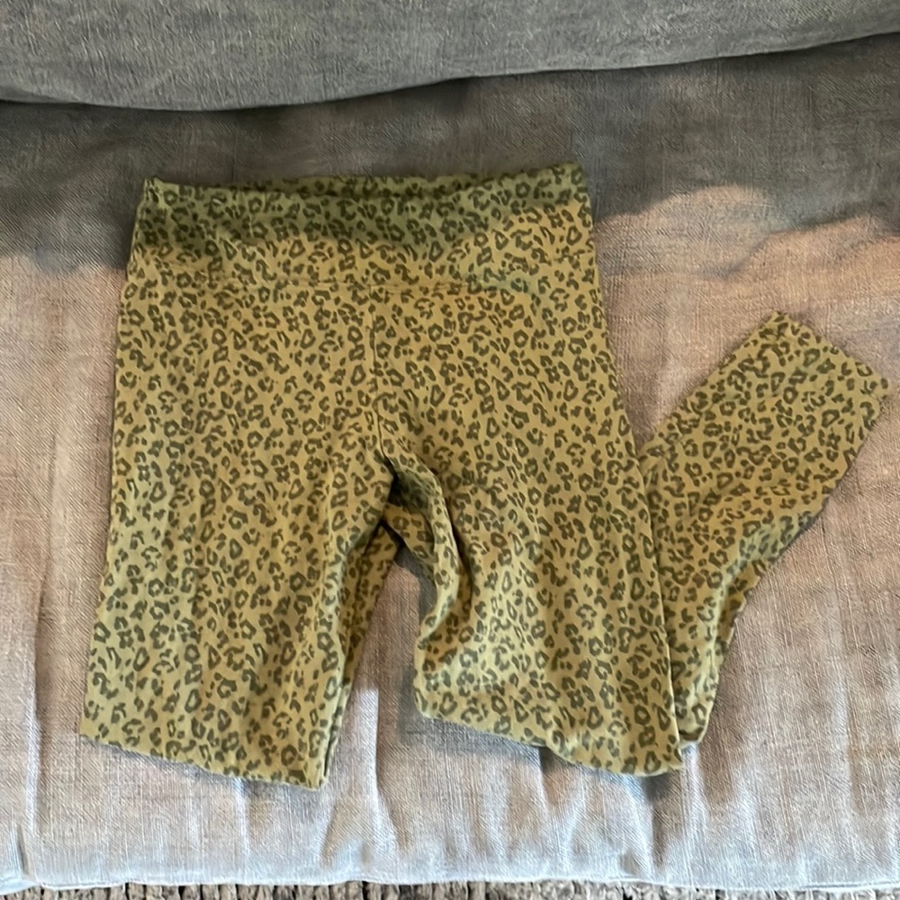 Super comfortable green leopard print leggings from J Crew, size Medium!